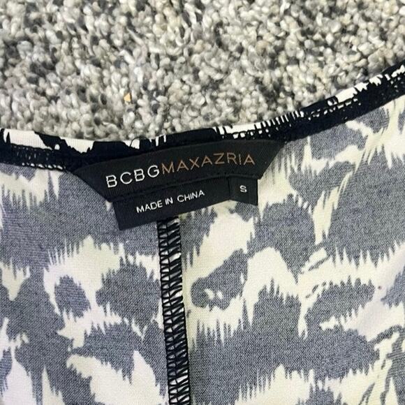 BCBG Max Azria Floral Wrap Puff-Sleeve Dress Size S,‎ Black/White Classic Chic - Picture 3 of 10